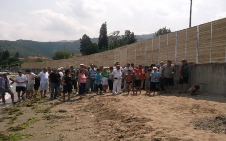 Kadınlar Plajına Tepkiler ( Kamera görüntülü haber )